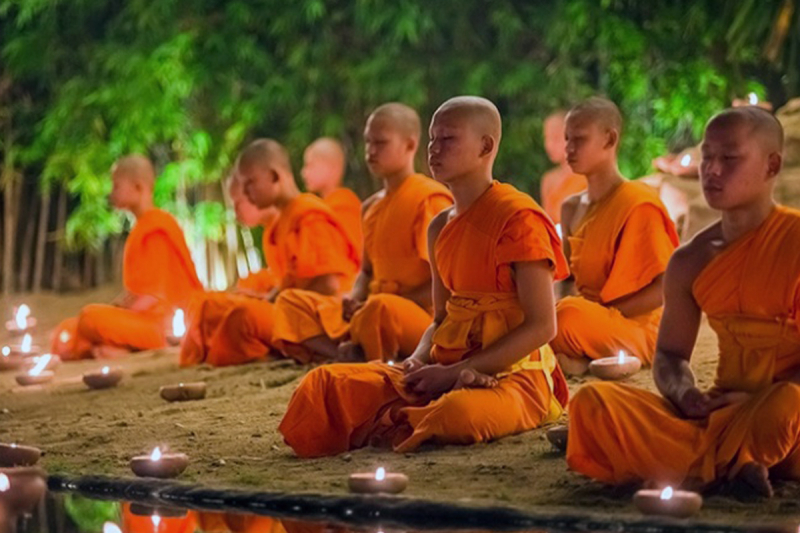 Медитация буддийских монахов  