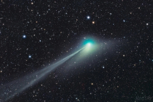 Комета C/2022 E3 (ZTF), сфотографированная 18 января 2023 года